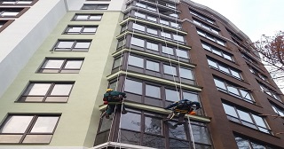 Установка крыши на балкон Елец цена от 1056 руб. м/2.